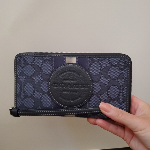 Coach Dempsey Large Phone Wallet In Signature Jacquard Witn Stripe And C… - Picture 12 of 13